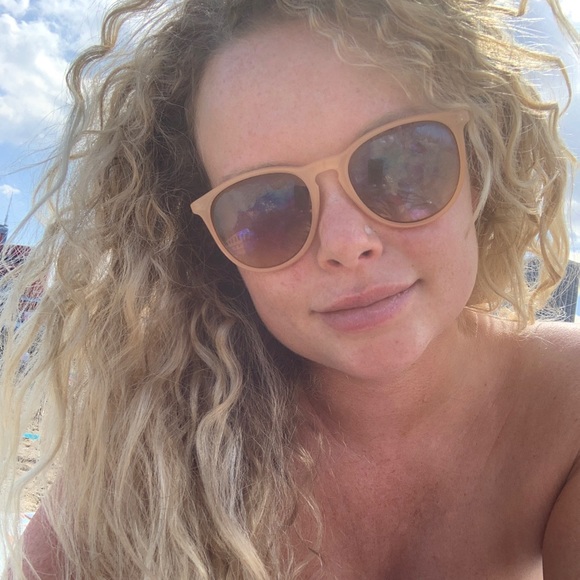 💖✨Meet your Posher, Megan!✨💖 - Picture 3 of 4